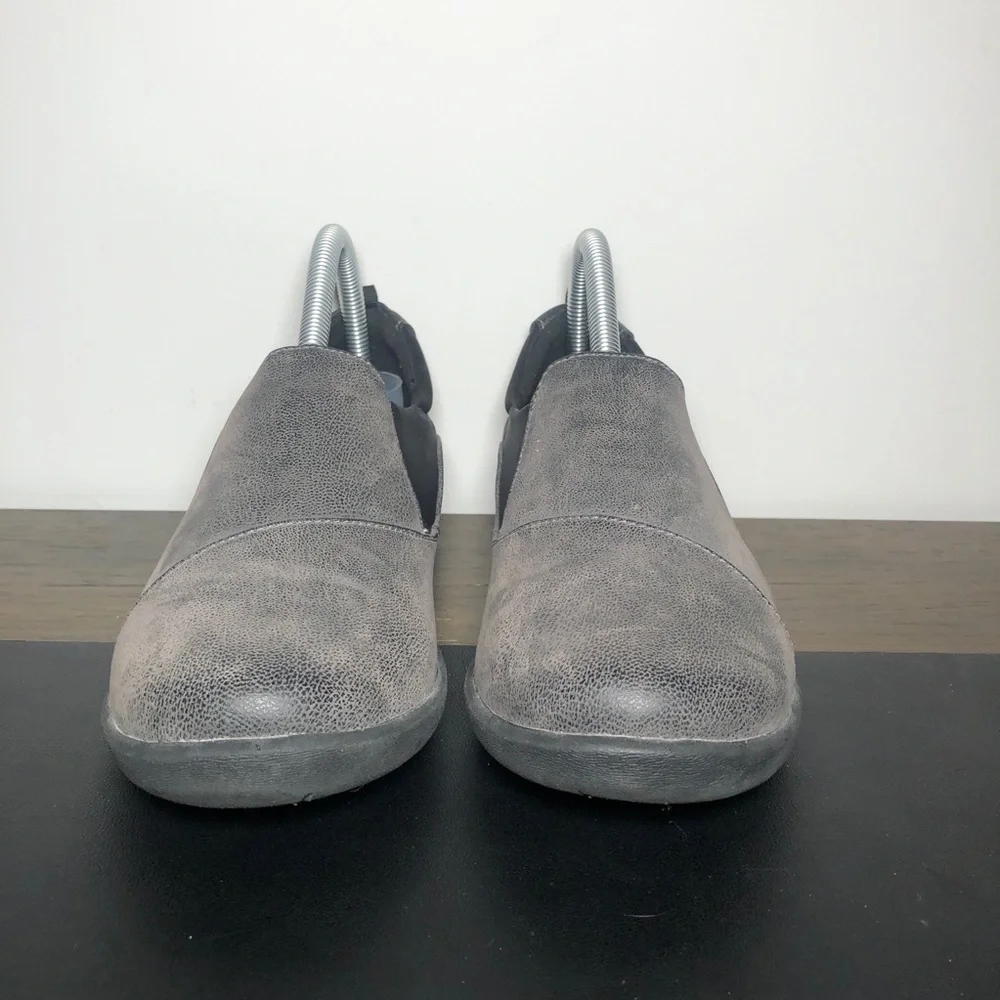 Clarks Women's Gray Slip-On Sneakers